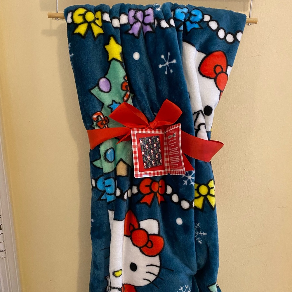 Hello kitty Christmas throw